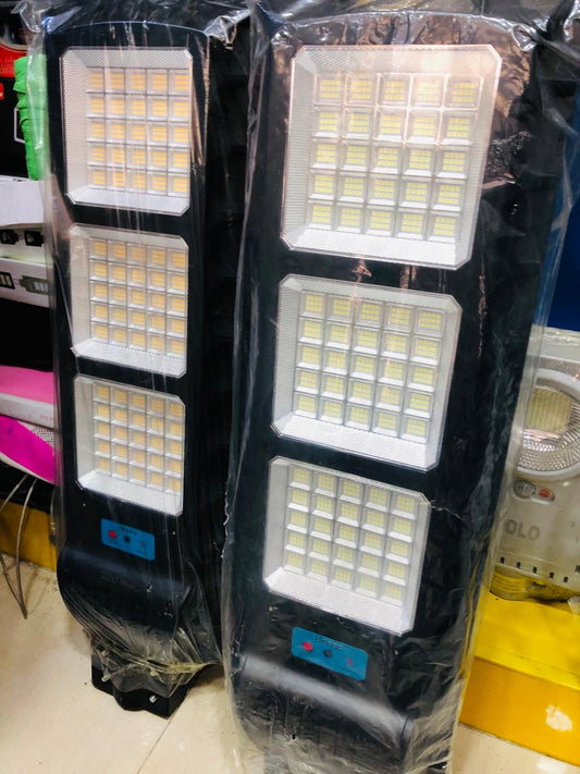 300W Solar LED Street Light 12 hours battery Backup 1 Year Warranty